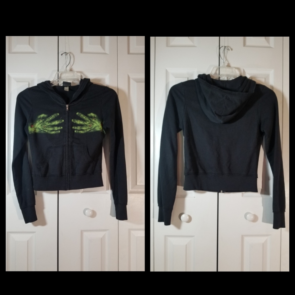 Rocksteady Zombie Hands Hoodie and Sweatpants - Picture 3 of 4